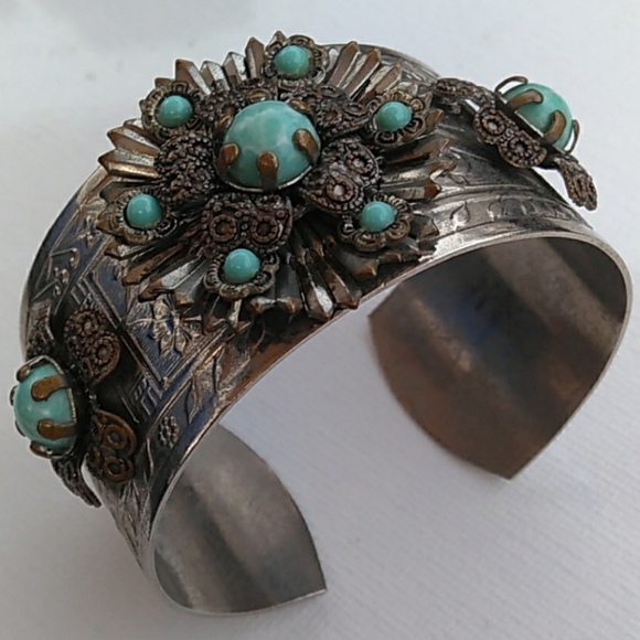 VINTAGE Riveted Blue Stone Filigree Flower Cuff - Picture 4 of 8